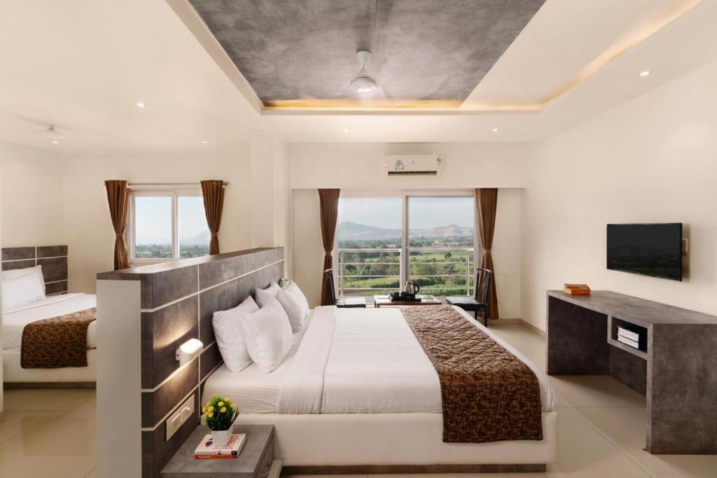 Hotel Raya Residency Mahābaleshwar Buitenkant foto